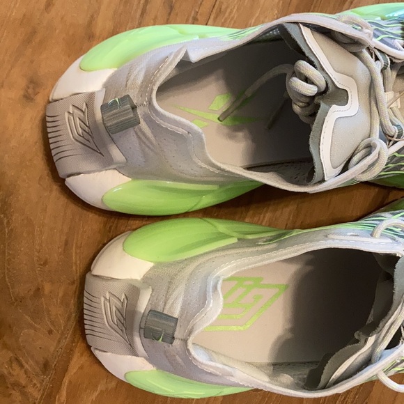 BRAND NEW REEBOK ZIG KINETICA II W/ TAGS US 12 - Picture 8 of 8